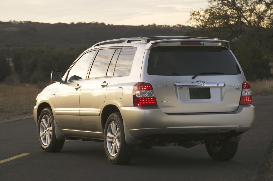  Toyota Highlander Hybrid 2005 года  (фото 14 из 24)